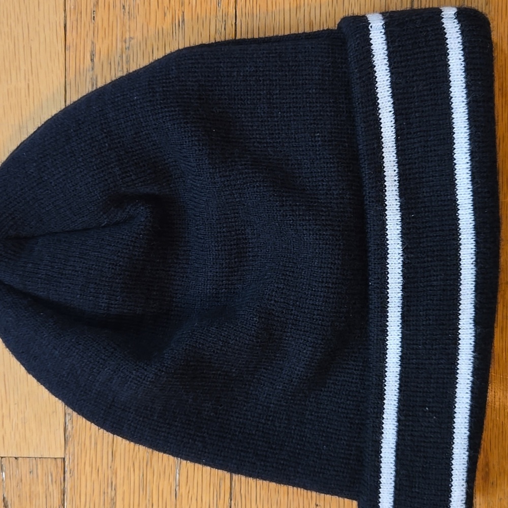 New Era New York Yankees Beanie - Picture 3 of 4